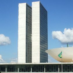 A importância de uma mudança na constituição brasileira de forma urgente